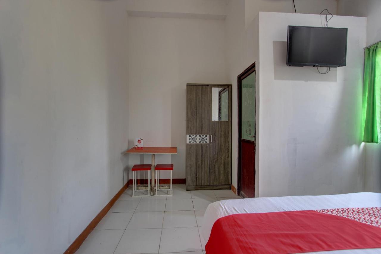 Capital O 91690 Moza Guest House Klaten Экстерьер фото